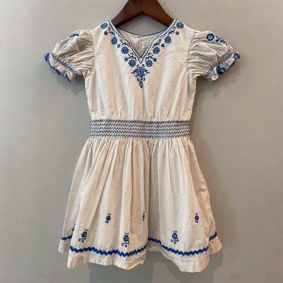Mini Boden Embroidered Shirred Dress Floral Smocked Spring Vanilla Pod Blue 4-5Y - Picture 1 of 13